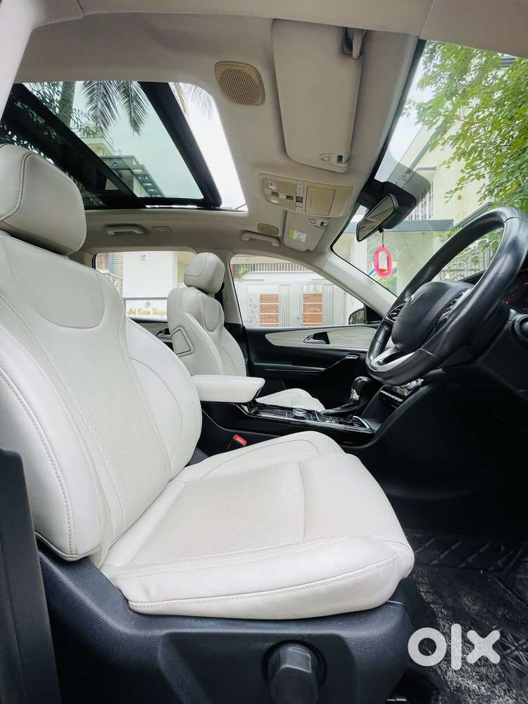 Mahindra Xuv700 2.2 Ax 7 Diesel At Luxury Pack Str Awd, 2021, Diesel