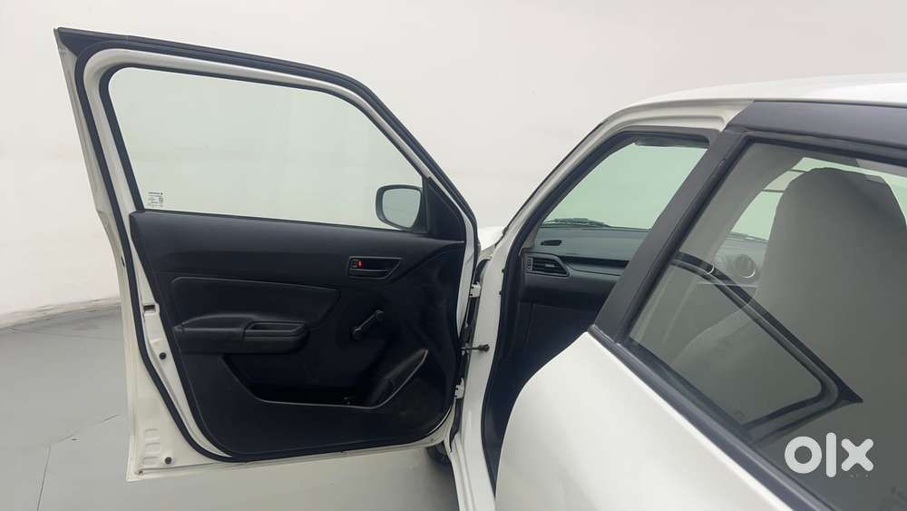 Maruti Suzuki Swift 1.3 Lxi, 2022, Petrol