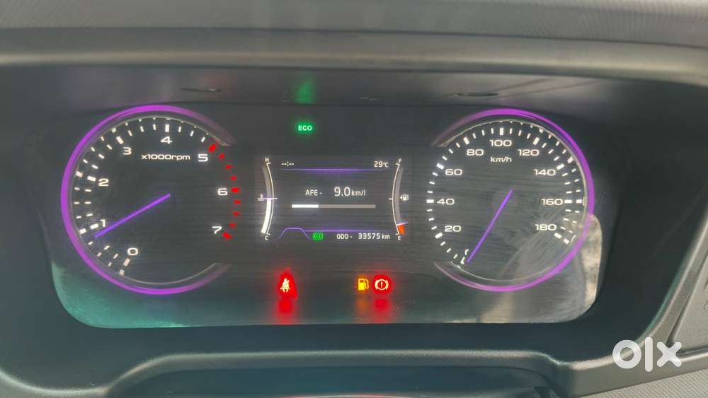 Mahindra Marazzo M6, 2018, Diesel