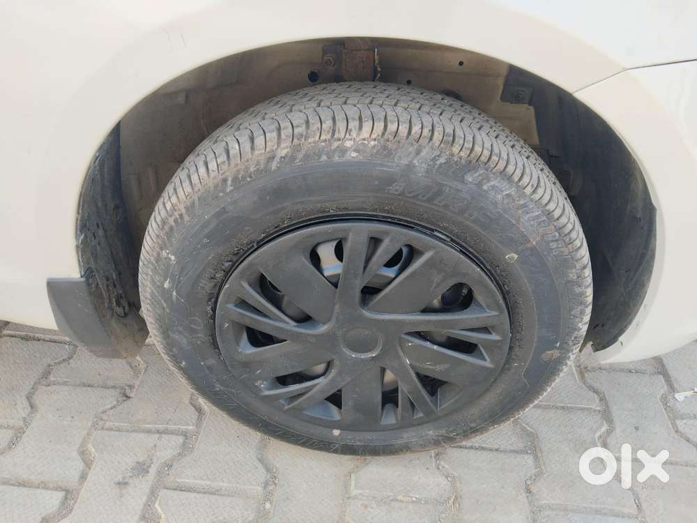 Maruti Suzuki Swift Lxi Optional-o, 2017, Petrol