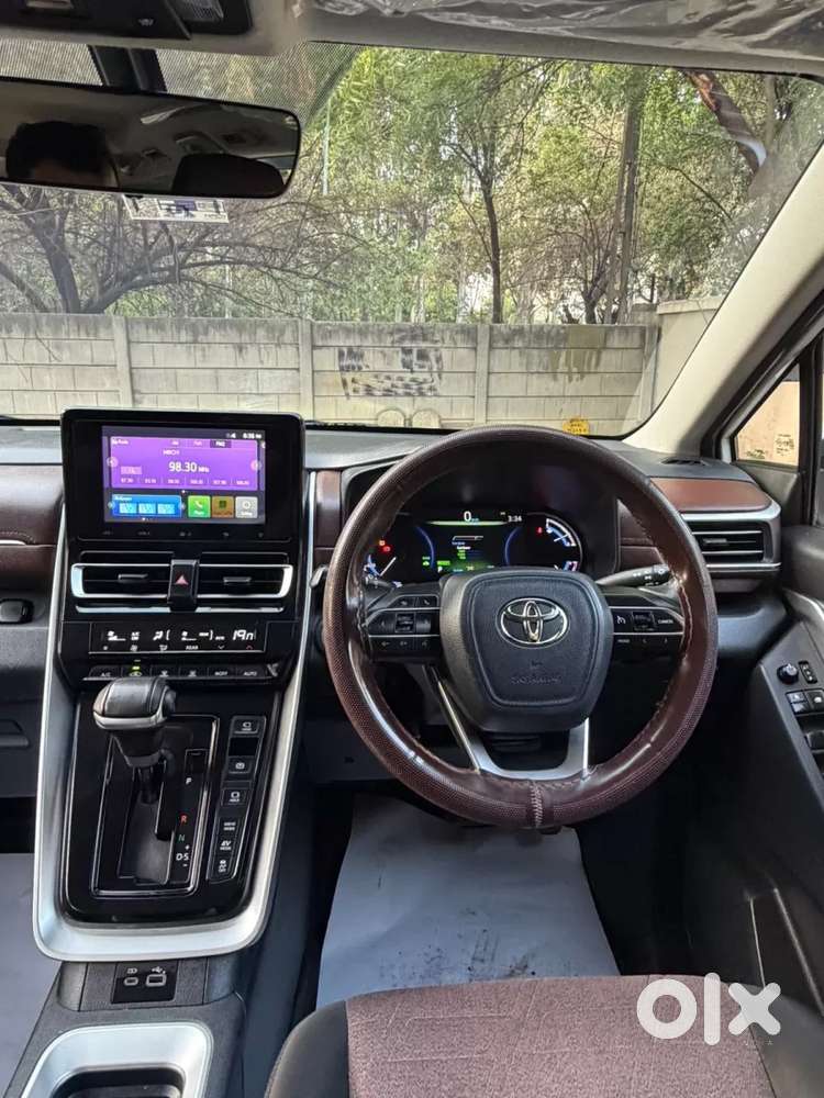 Toyota Innova Hycross 2.0 Vx Hybrid 7 Str, 2023, Petrol