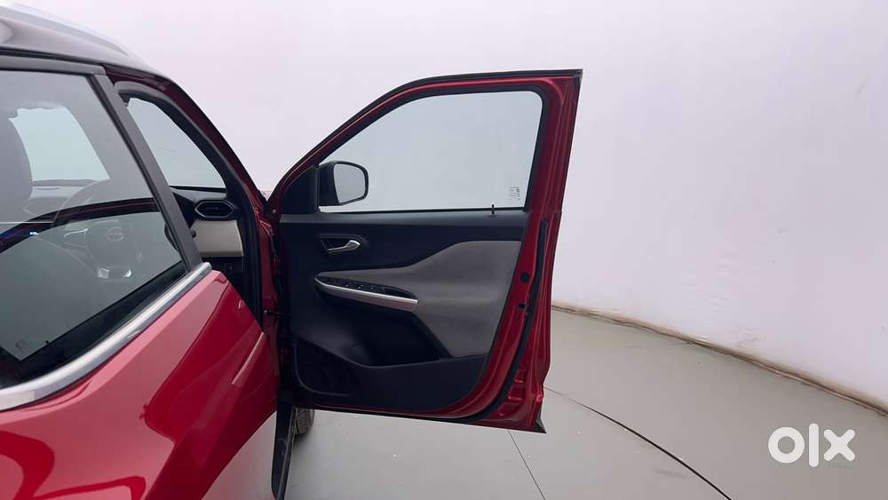 Nissan Magnite 1.0 Xv Dual Tone, 2023, Petrol