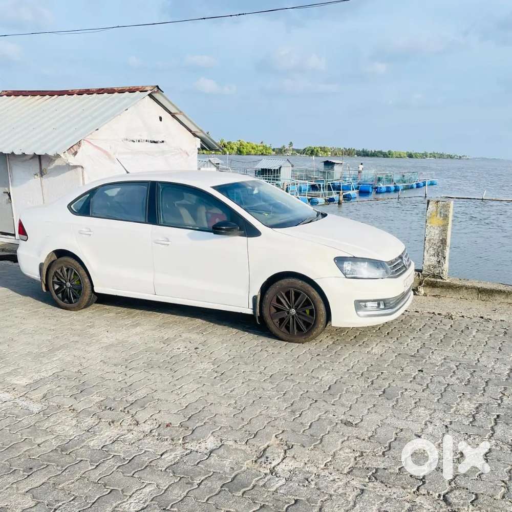 Volkswagen Vento Highline 2016 Petrol Manual Authorised Showroom Servi