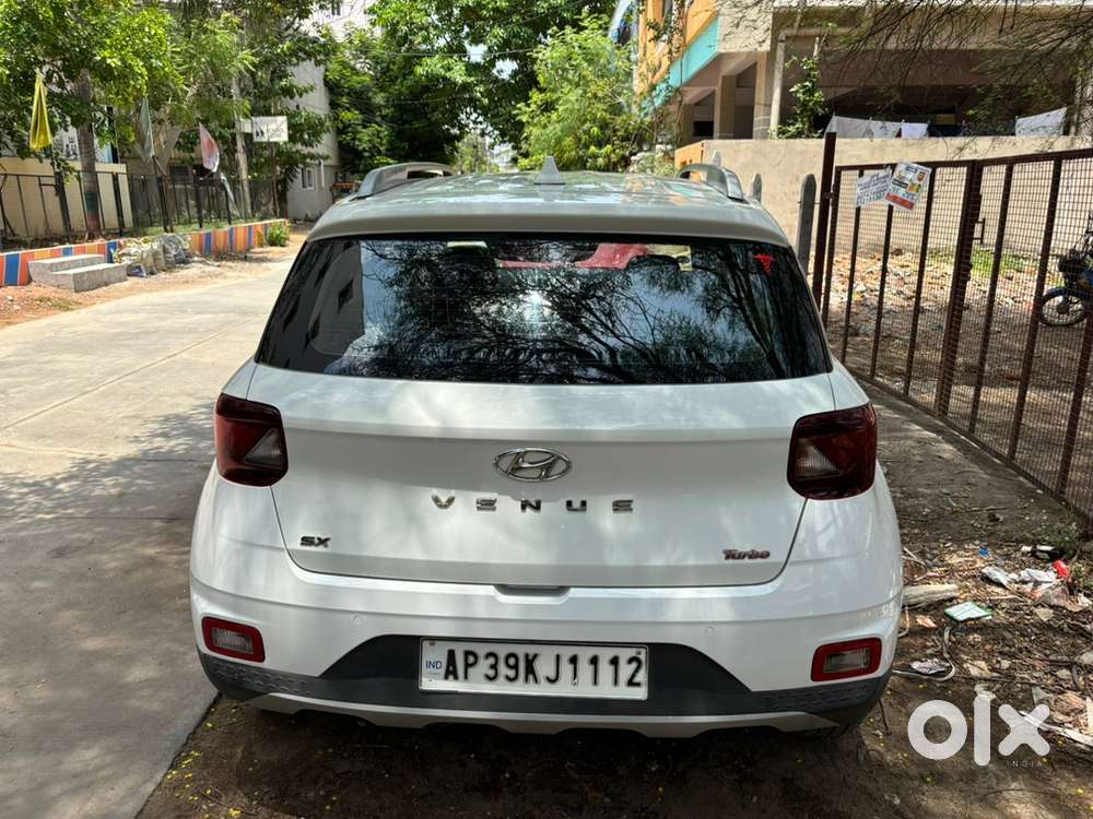 Hyundai Venue Petrol 2021