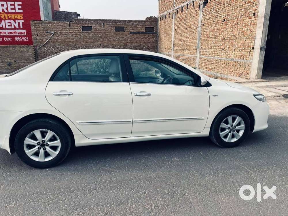 Toyota Corolla Altis [ ] 1.8 Vl At, 2011, Petrol