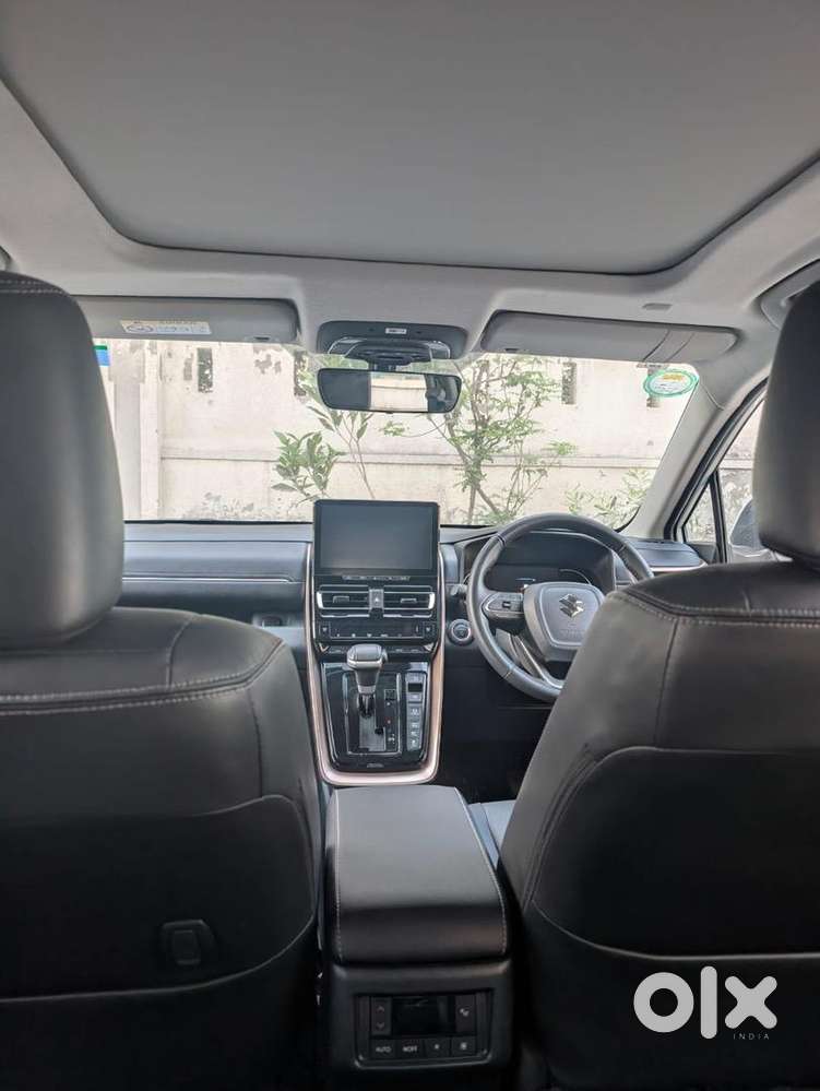 Maruti Suzuki Invicto 2025 Hybrid 12000 Km Driven