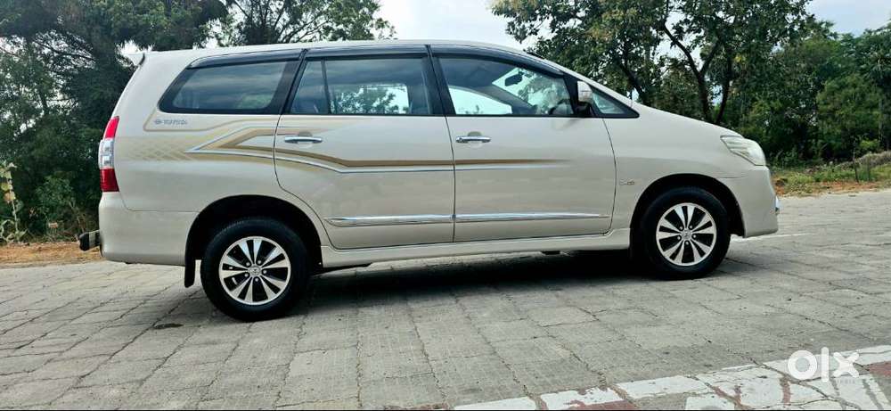 Toyota Innova 2.5 Z 87540 Km Driven