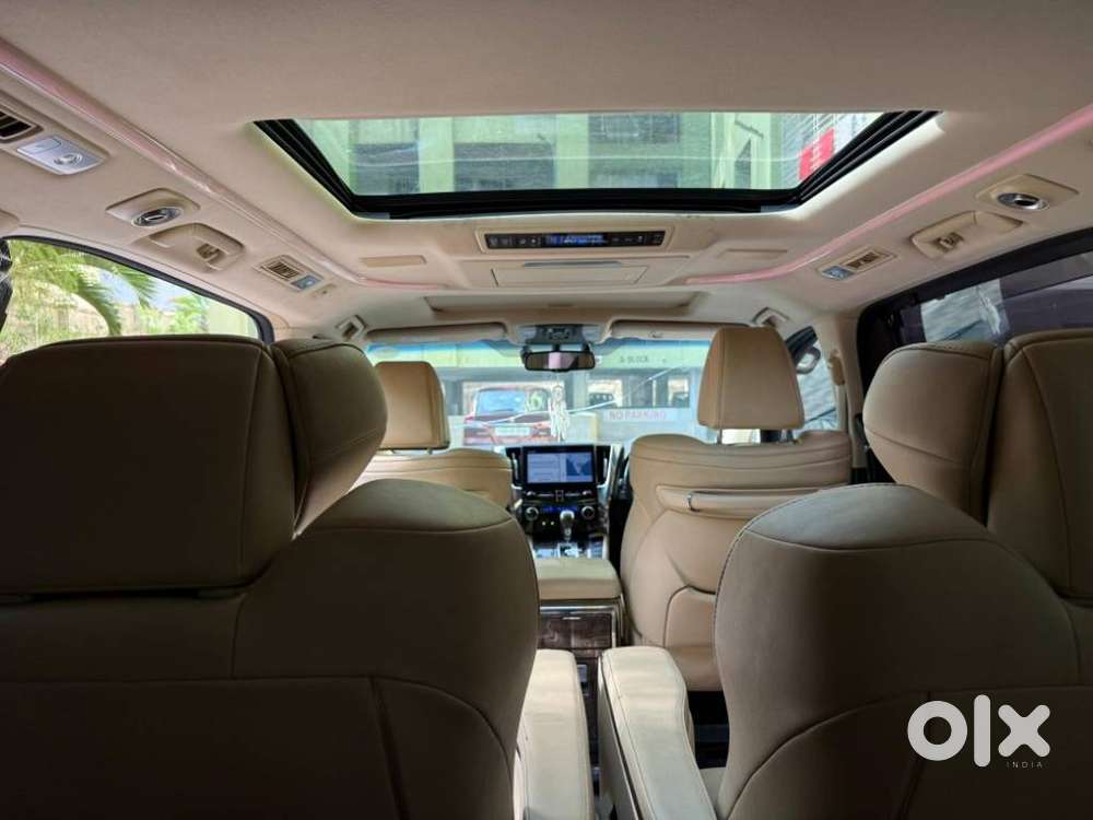 Toyota Vellfire 2.5 Executive Lounge, 2020, Petrol