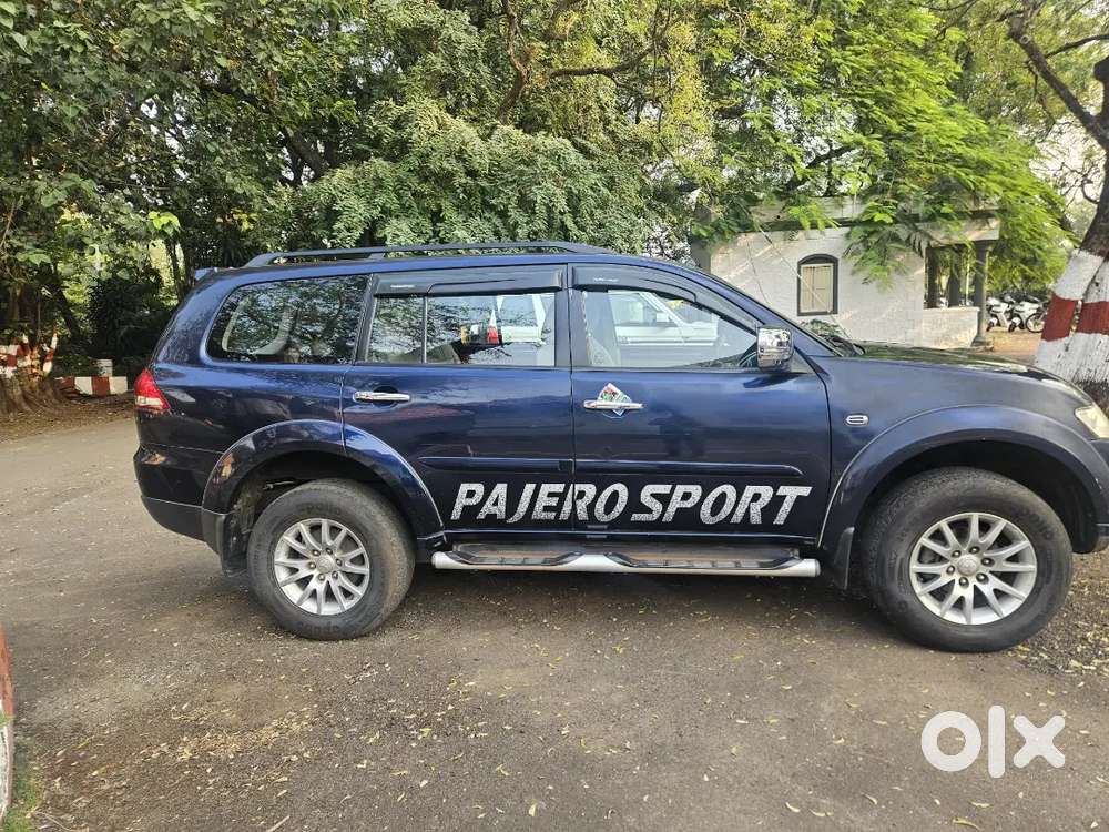 Mitsubishi Pajero Sport November 2015 Diesel