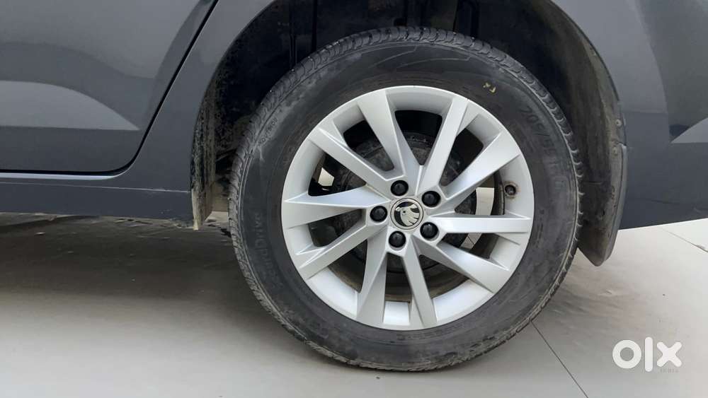 Skoda Slavia Ambition 1.0l Tsi Mt, 2022, Petrol