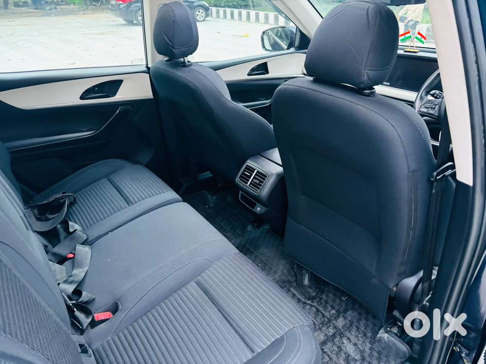 Mahindra Xuv700 2.2 Ax 5 Diesel At 7 Str, 2023, Diesel