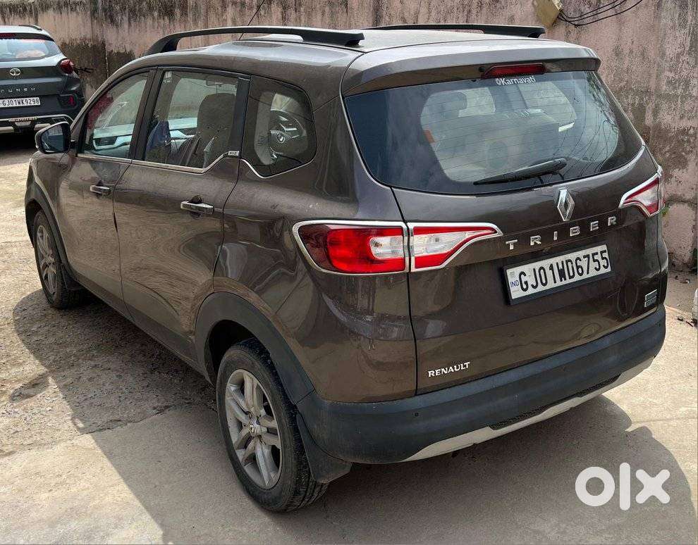 Renault Triber Rxz, 2021, Petrol
