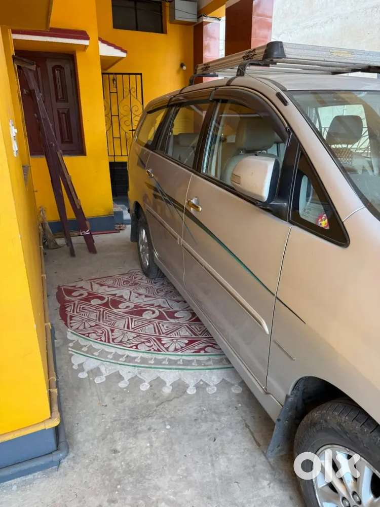 Toyota Innova 2012 Diesel 45000 Km Driven