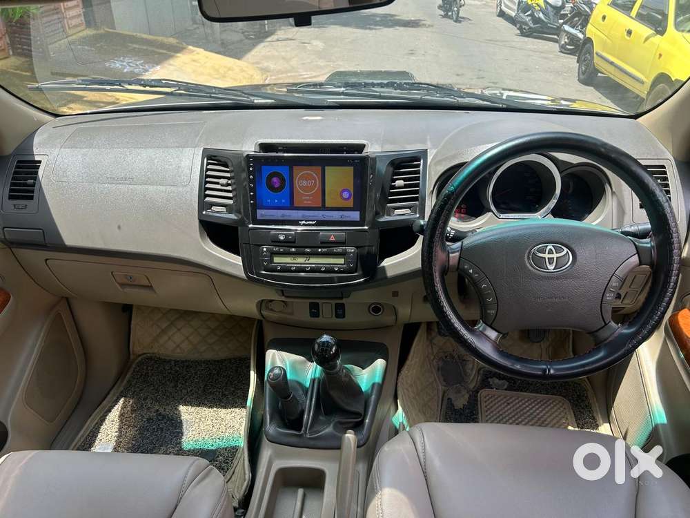 Toyota Fortuner 3.0 4x4 Manual, 2011, Diesel