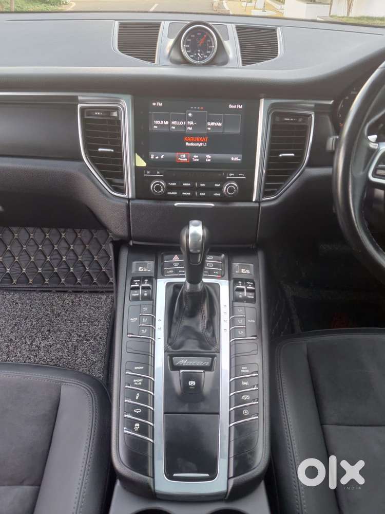 Toyota Vellfire 2.5 Executive Lounge, 2021, Petrol