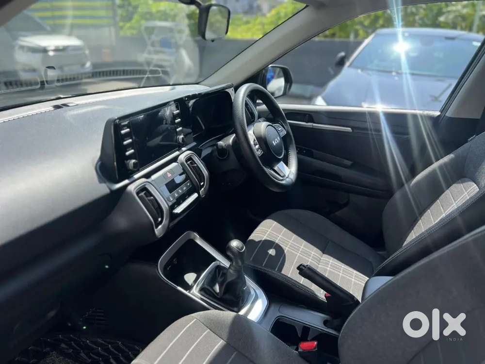 Kia Sonet Htk(o) -7000km Only -  With Sunroof