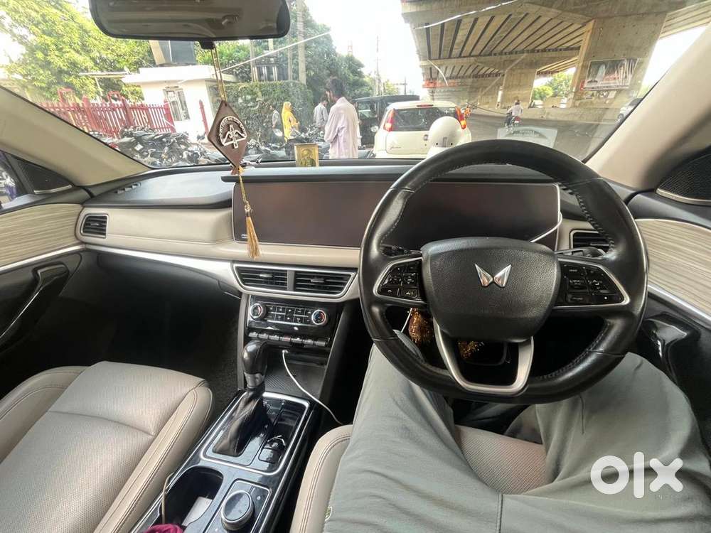 Mahindra Xuv700 Petrol 2021