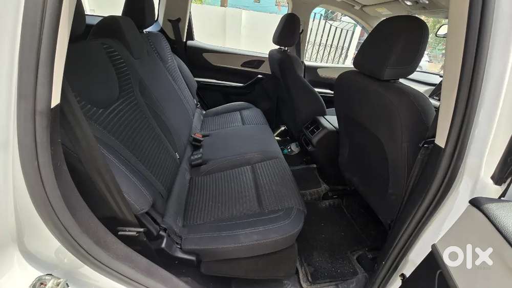 Mahindra Xuv700 Diesel Ax5 At 2024