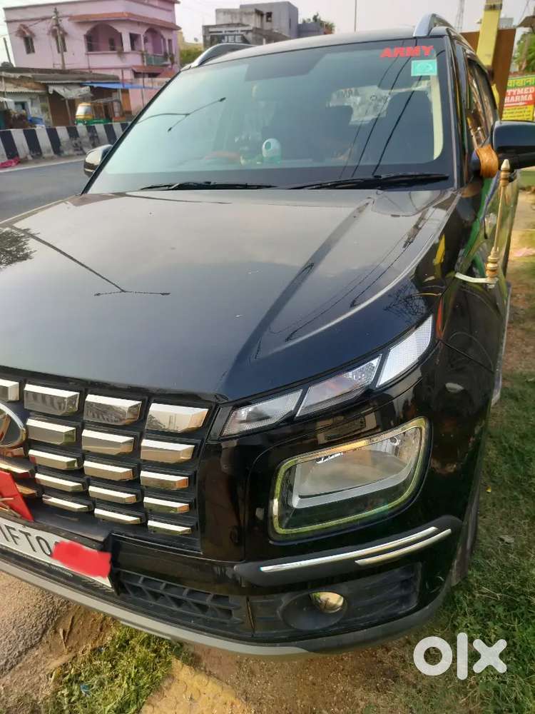 Hyundai Venue 2024 Petrol 16000 Km Driven ,singal Hand With Praking