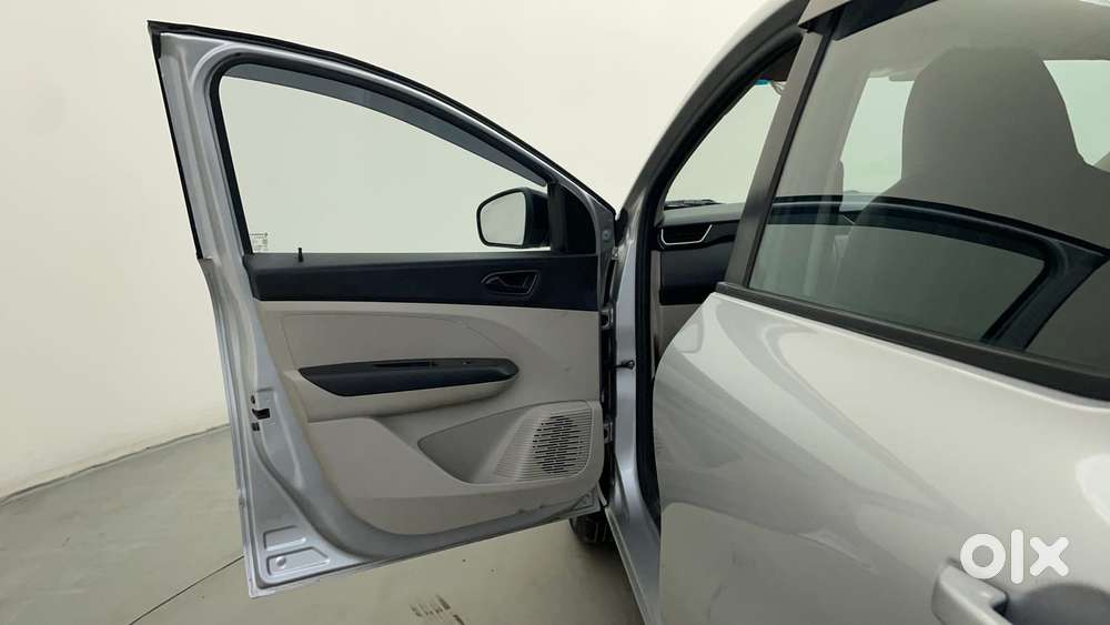 Renault Triber Rxt, 2024, Petrol