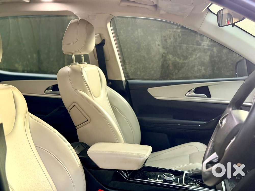 Mahindra Xuv700 2.2 Ax 7 Diesel At Luxury Pack Str, 2023, Diesel