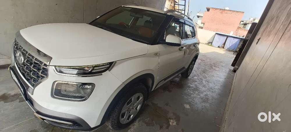 Hyundai Venue 2020 Petrol Well Maintained