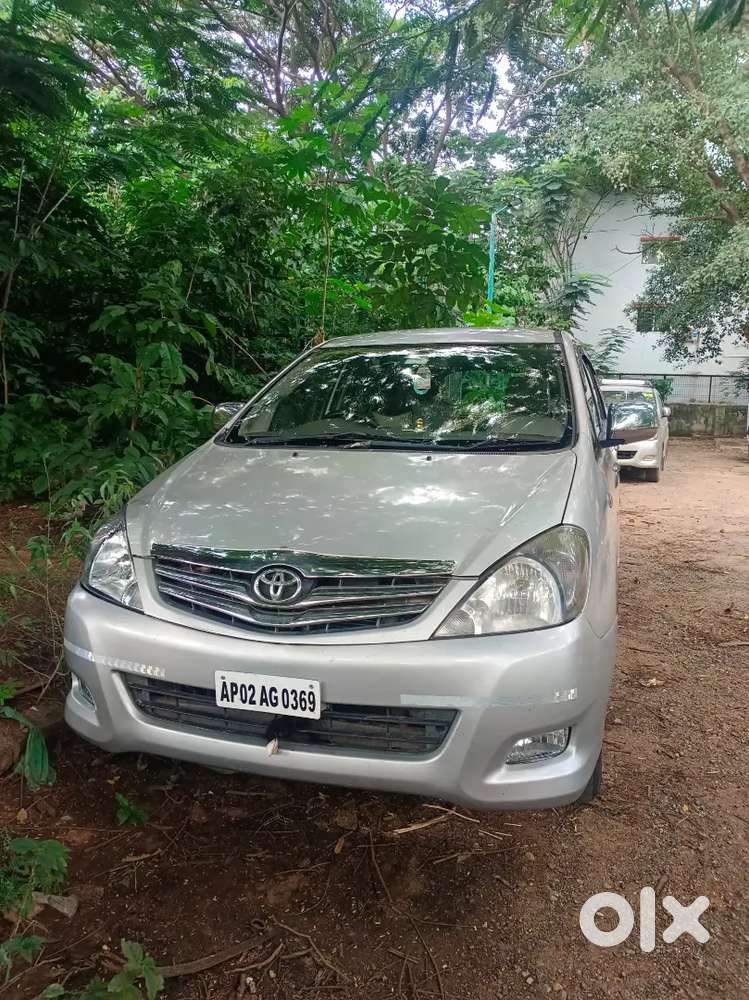 Toyota Innova 2010