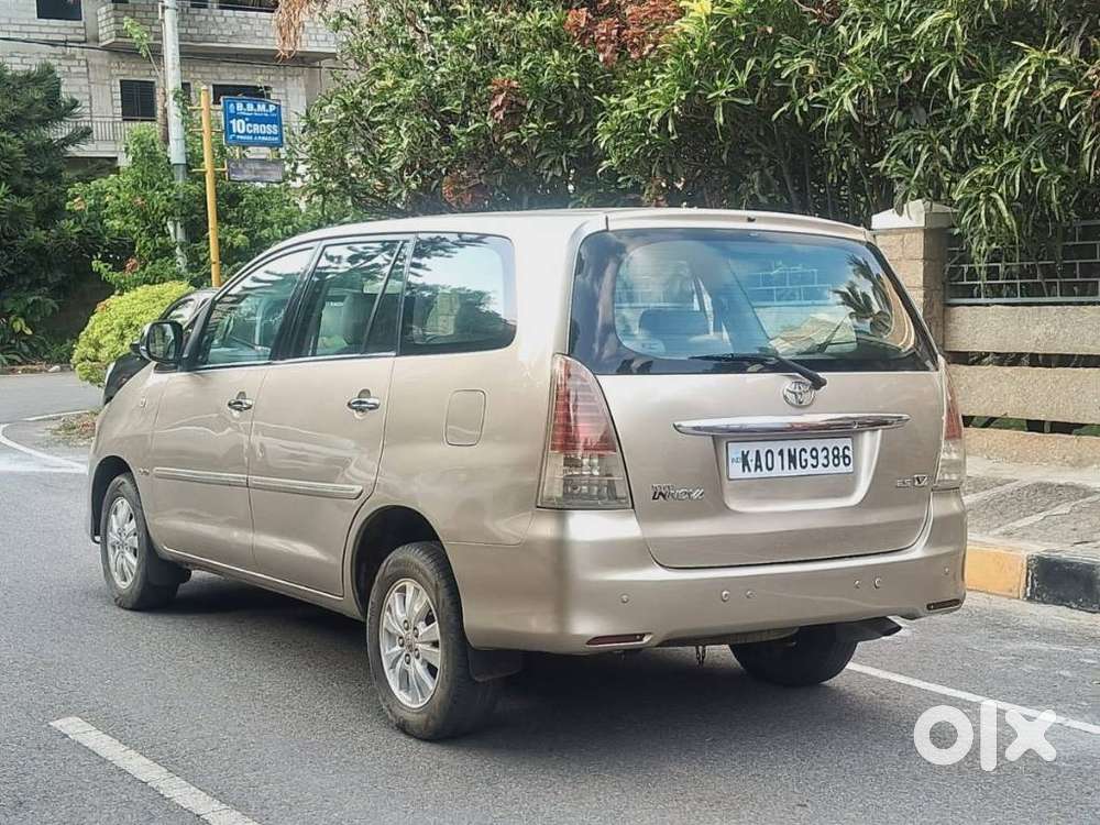 Toyota Innova 2.5 V 8 Str, 2010, Diesel