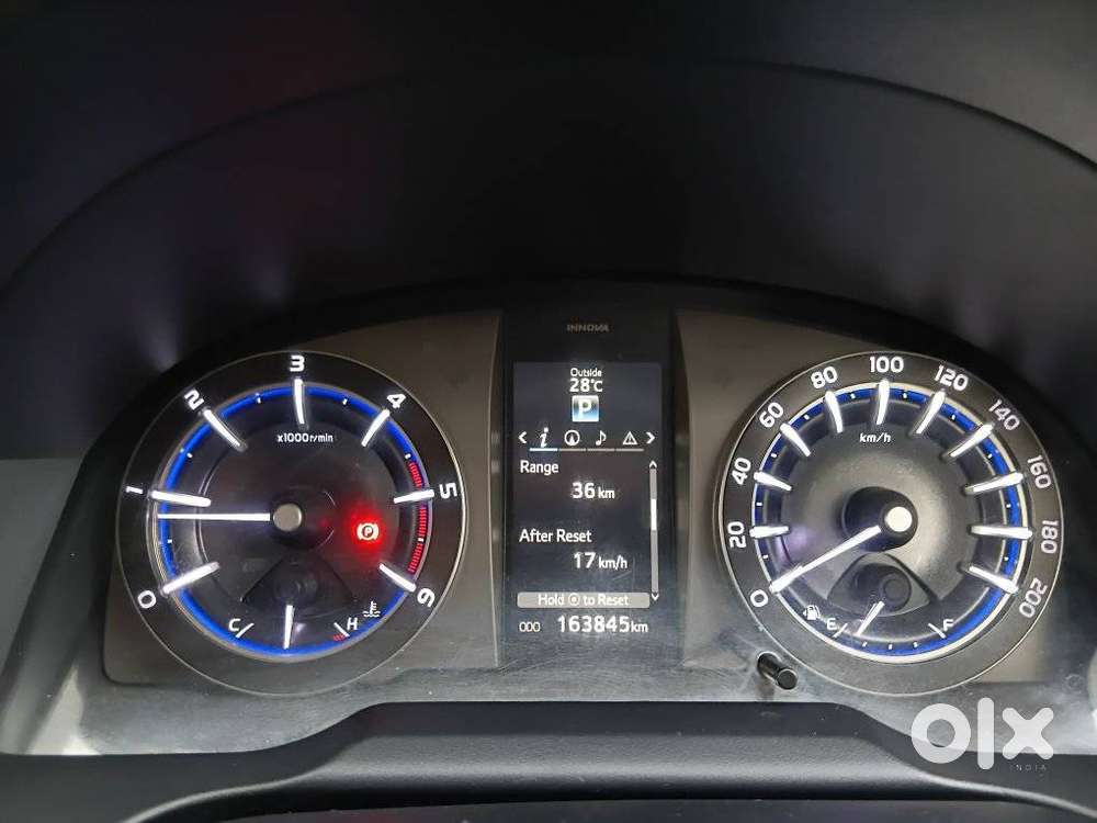 Toyota Innova Crysta 2.8z Automatic, 2016, Diesel