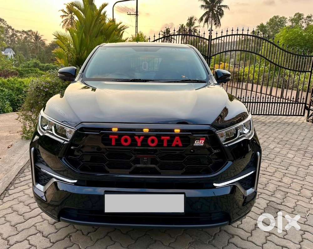 Toyota Innova Hycross 2025