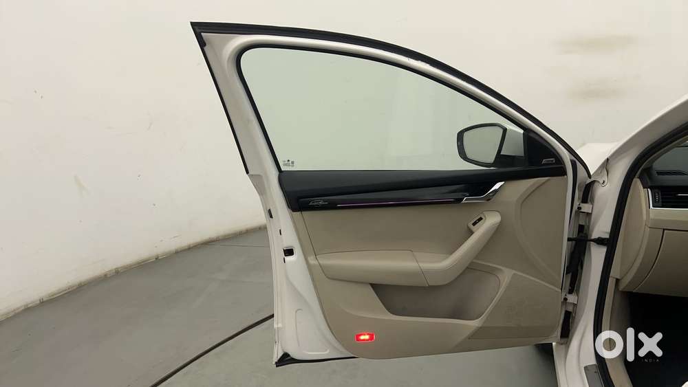 Skoda Octavia 2.0 L K Tsi At, 2018, Petrol