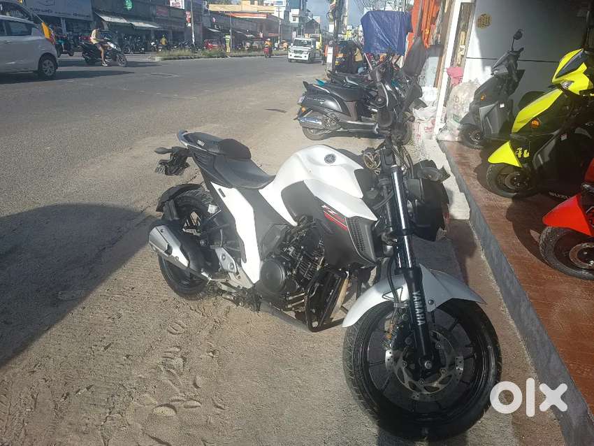 fz sport bike price