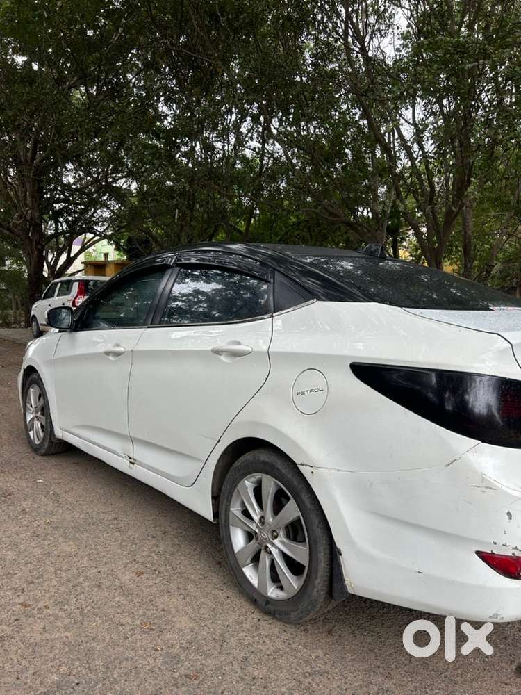 Hyundai Fluidic Verna 2012