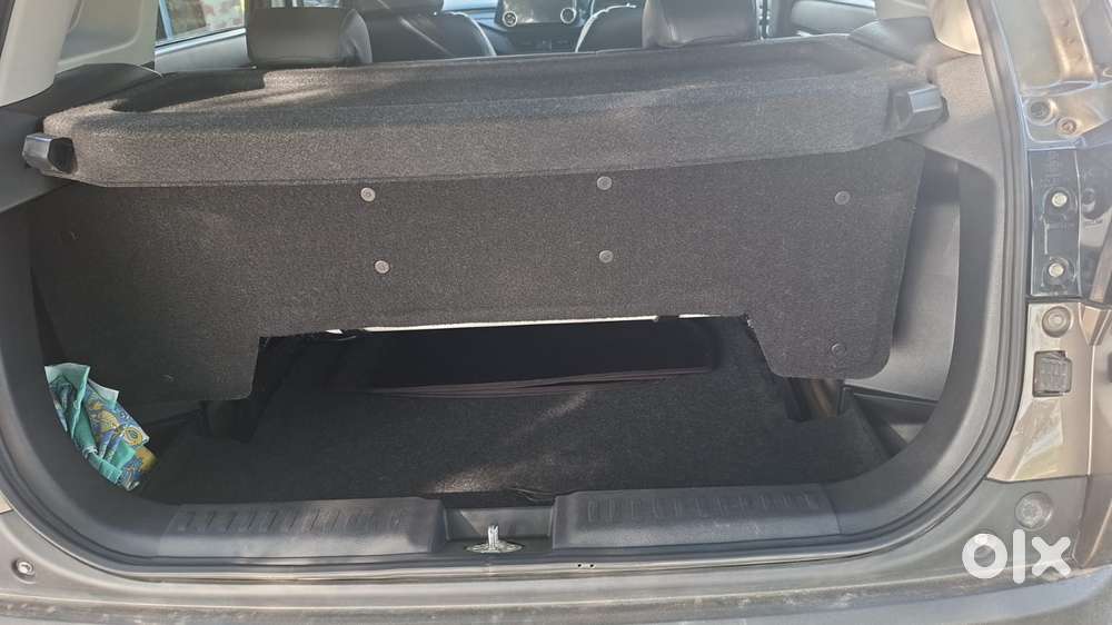 Maruti Suzuki Brezza 1.5 Lxi Cng, 2024, Cng & Hybrids