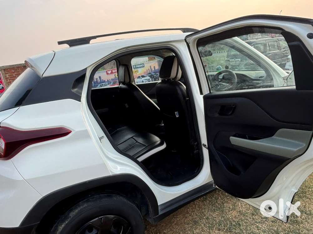 Tata Punch Petrol 2023  Showroom Condtion 40 Hjar Driven