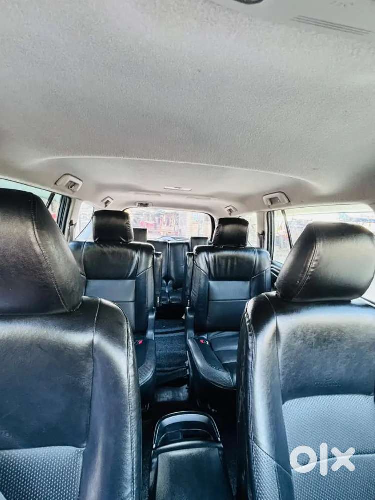 Toyota Innova Crysta 2.4 V Diesel 2017