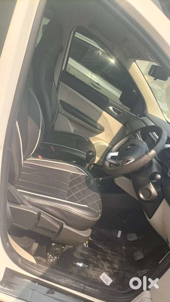 Renault Triber Rxz, 2024, Petrol