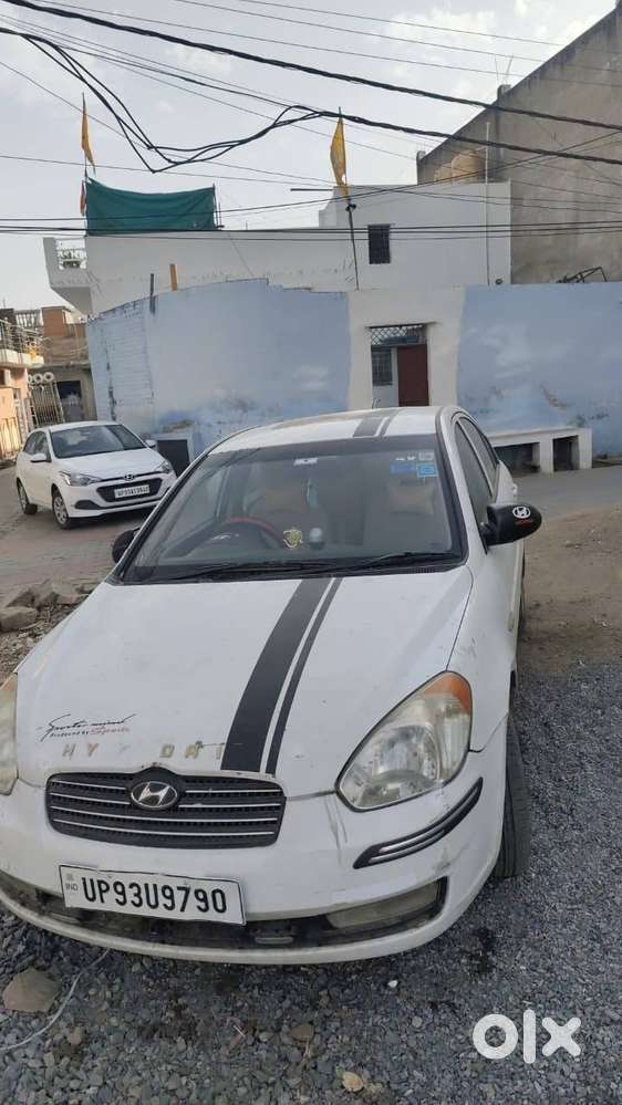 Jhansi Rto नं है  2009 Verna Petrol