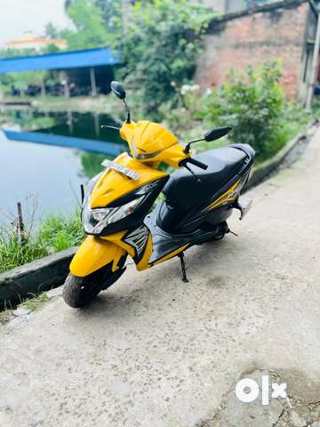 Honda Dio yellow BEAUTY Bs4 Scooters 1768886930