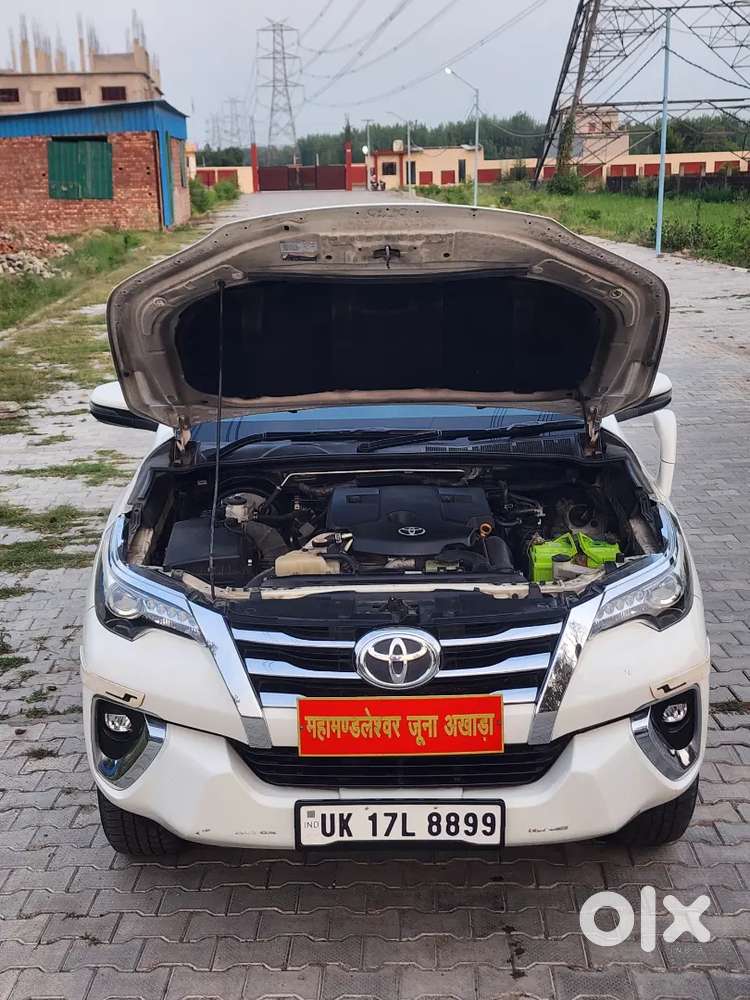 Toyota Fortuner 4/4
Full Insurance 
Dono Chabi 
Cruise Control