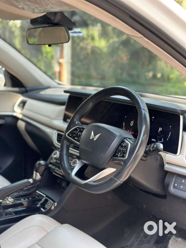 Mahindra Xuv700 2.2 Ax 7 Diesel At Luxury Pack Str Awd, 2023, Diesel