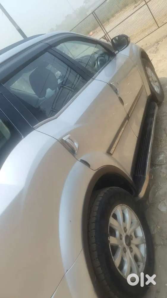 Mahindra Xuv500 2015 1st Owner W10 Sunroof