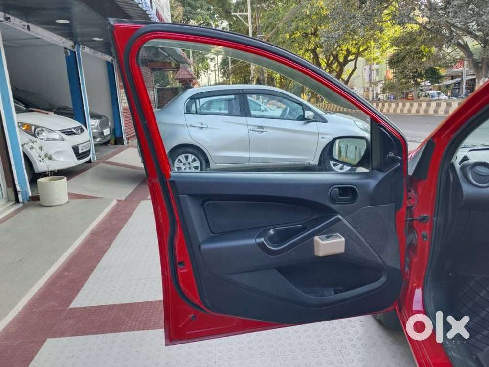Ford Figo, 2015, Petrol