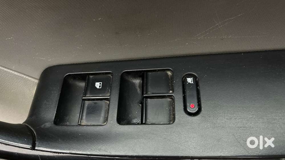 Tata Tiago 1.2 Revotron Xza, 2018, Petrol