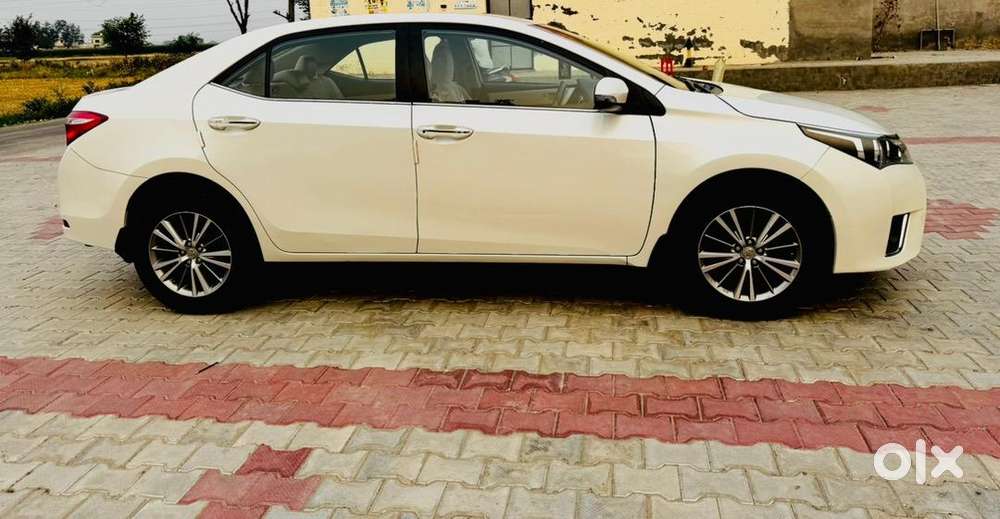 Toyota Corolla Altis 2015 Diesel Well Maintained