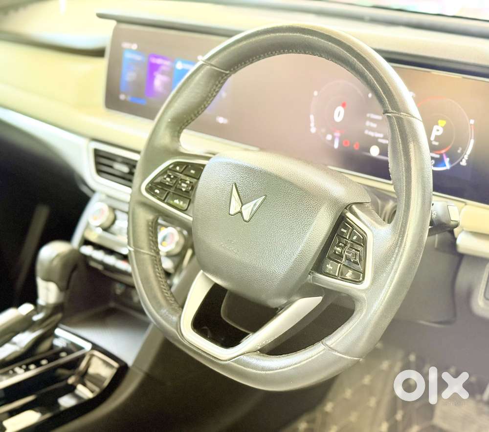 Mahindra Xuv700 2.2 Ax 7 Diesel At Str, 2022, Diesel