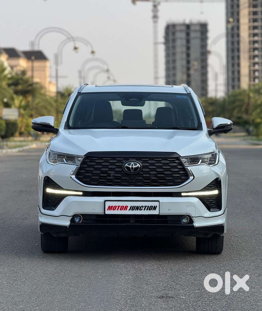 Toyota Innova Hycross 2.0 Zx Hybrid 7 Str, 2025, Petrol