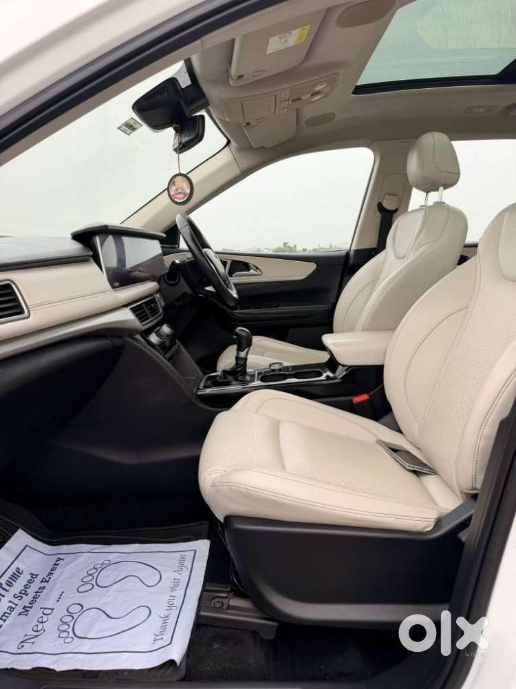 Mahindra Xuv700 2.2 Ax 7 Diesel At Luxury Pack Str Awd, 2021, Diesel