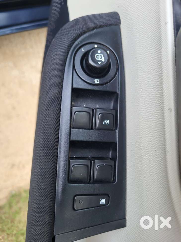 Tata Altroz Xz Plus (s), 2023, Petrol