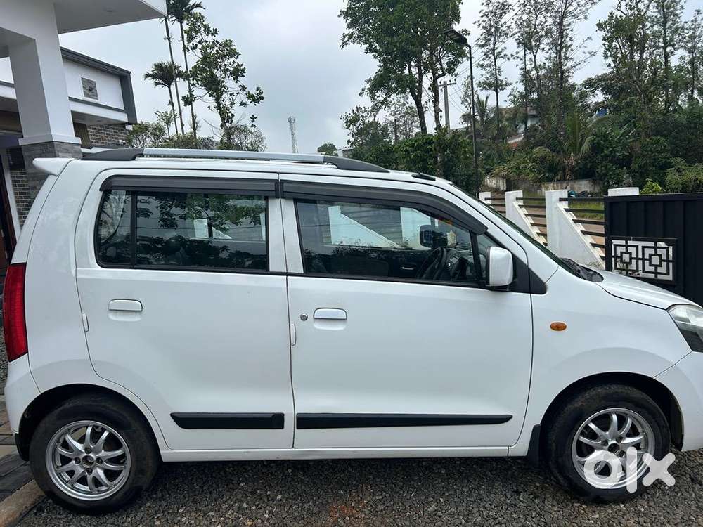 2016 Maruti Suzuki Manual Petrol Car
